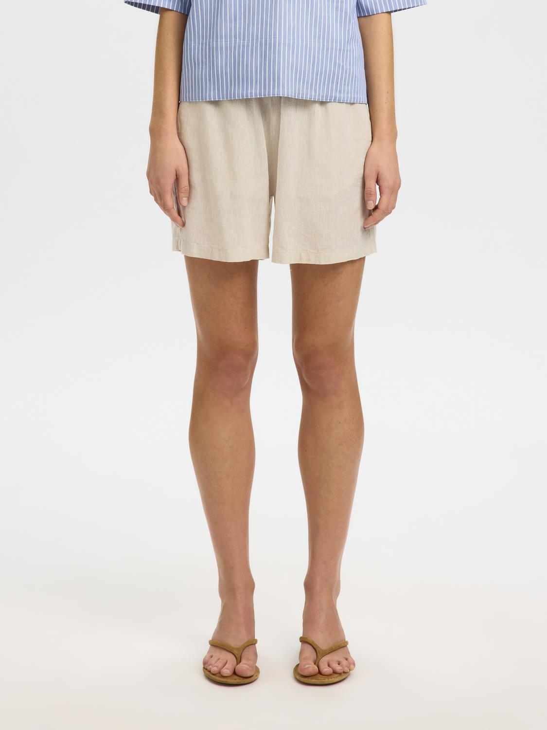 model_shot-front